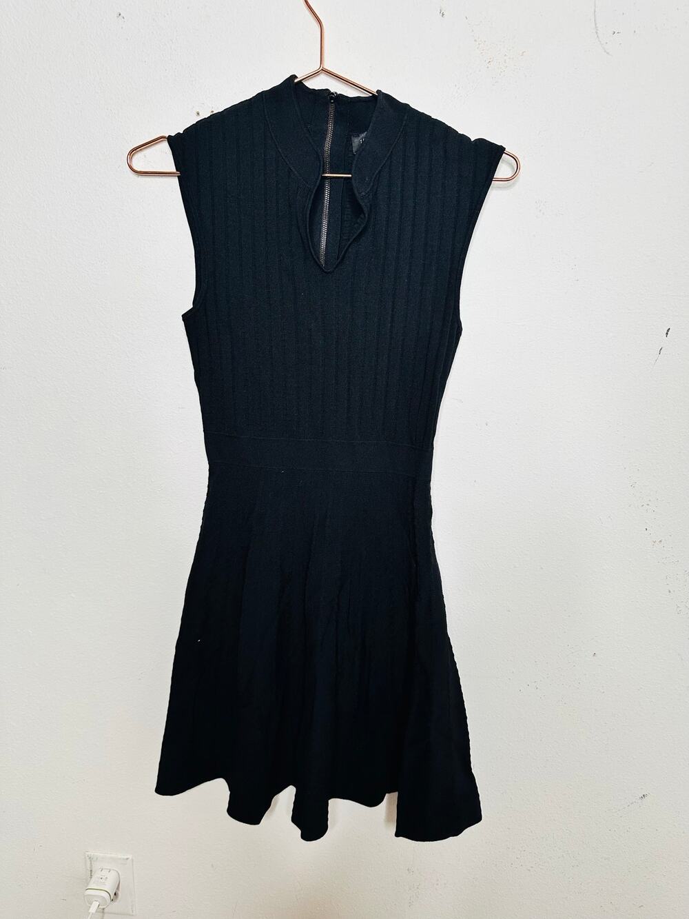TED BAKER Black Ribbed Skater Style Mini V-Neck Banded Waist Skater Dress sz 2